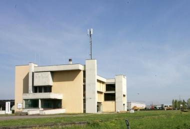 Lantenna installata nella zona industriale di Stabbia 