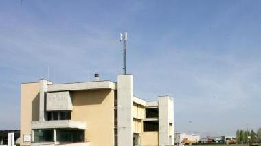 L’antenna installata nella zona industriale di Stabbia