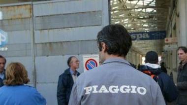 Operai all’entrata della Piaggio
