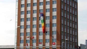 La torre di Porta a Terra: al sesto piano il call center