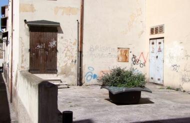 Scritte e recupero lontano per piazza Umberto I 