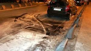 Attentato incendiario a un'auto