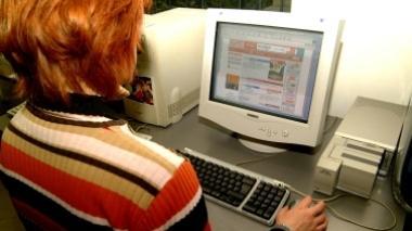«Sprofondata nell'angoscia». Scrive al Tirreno la ragazza ricattata
