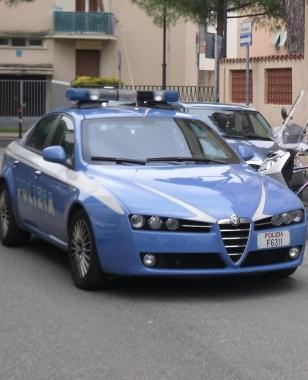 Una volante della polizia 