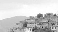 Una veduta del paese di Vellano