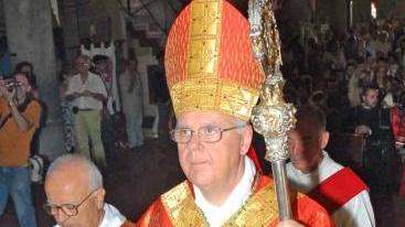 Il vescovo in cattedrale