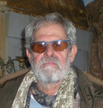 Mario Rossi detto Maglietta promotore della raccolta firme per ripristinare il faro votivo sulla Rocca 