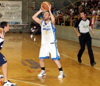 Il play della Pallacanestro Empoli Alessandro Profeti 