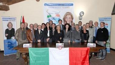 Giuliana Baudone insieme ai candidati per la Provincia