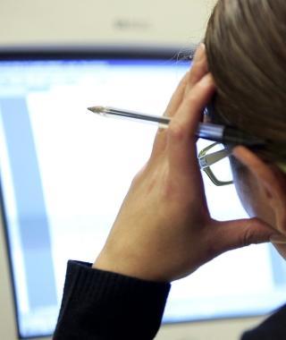 Geofor ha una task force di venti addetti che incrociano e verificano la banca dati degli utenti Tia con i registri anagrafici dei Comuni serviti dallazienda per la raccolta e lo smaltimento dei rifiuti 