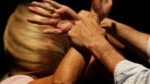Picchiata dall'ex convivente dopo una cena