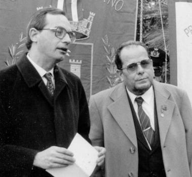Giotto Ciardi (a destra) insieme al sindaco Roberto Benvenuti in una cerimonia negli anni&nbsp;80 