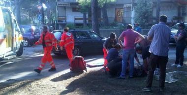 <b>SOCCORSI </b>Lauto contro lalbero a Marina di Grosseto 