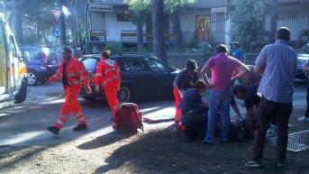 <b>SOCCORSI </b>L’auto contro l’albero a Marina di Grosseto