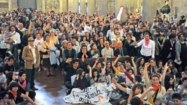 Mille ragazzi col vescovo in cattedrale