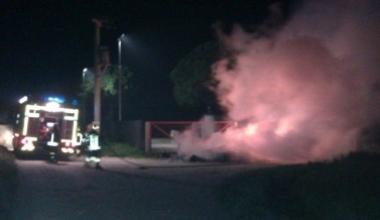 Incendio doloso: bruciano i rifiuti abbandonati a Vada
