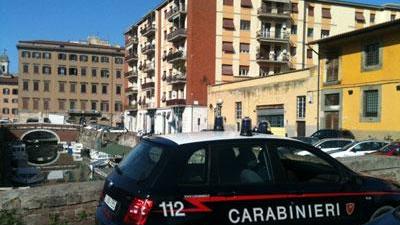 Si getta nel fosso in via degli Avvalorati, gravissima. Soccorsa da un passante