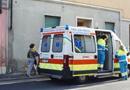 Braccio incastrato nel cancello, ferita bimba di 10 anni
