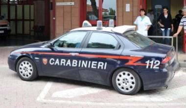 Arrestato su un'auto rubata dopo la rapina in una pasticceria