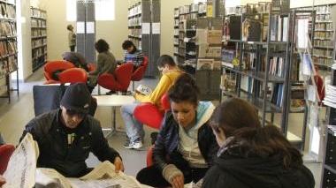 <b>LIBRI & TÉ.</b> Giovani in biblioteca