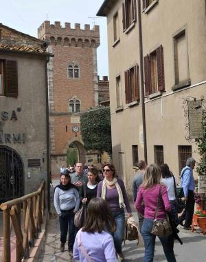 Turisti a Bolgheri 
