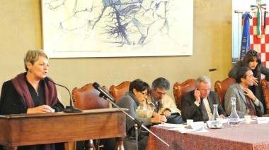 Cinque ore di dibattito in consiglio ma alla fine nessuna conclusione Non passa l'odg delle opposizioni