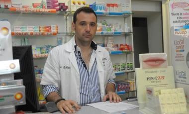 Massimo Novelli titolare della farmacia di Madonna dellAcqua 