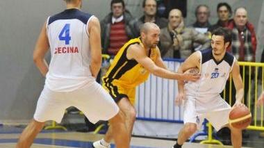 Tommaso Tempestini contrastato da un avvesario