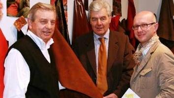 Catastini (a sinistra) col sindaco Toni e l’assessore Spinelli