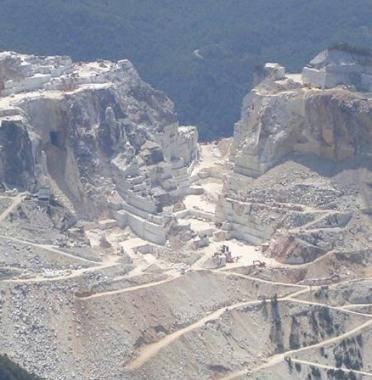 Una veduta delle cave     