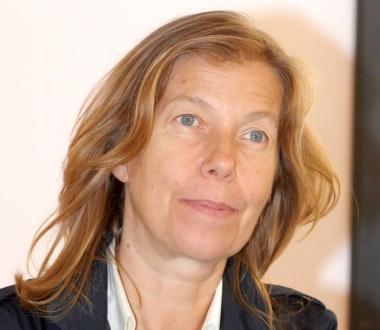 Sopra una veduta dell’ex colonia Torre Fiat; a sinistra l’assessore regionale Anna Marson