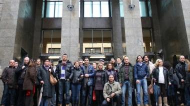 I lavoratori della C-Global davanti al tribunale all’inizio del 2011