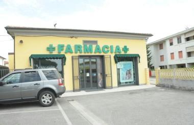 La farmacia di via Pietrasantina