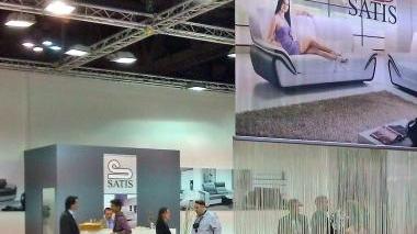 Lo stand della Satis al Salone internazionale del mobile di Milano