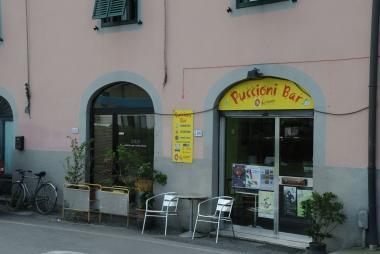 <b>BAR SVUOTATO.</b> Secondo colpo nel giro di due mesi e mezzo al bar Puccioni allArancio; sotto la titolare dellesercizio commerciale amareggiata per la visita dei ladri 