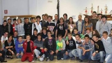 <b>A SCUOLA. </b>Gli amaranto con i ragazzi del Nautico