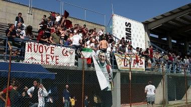 Gli spalti che ospitavano i tifosi del Pontedera a Santa Croce 