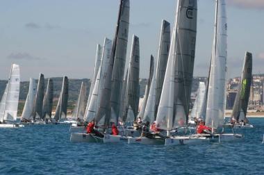 <b>CATAMARANI.</b> Un momento di una regata 