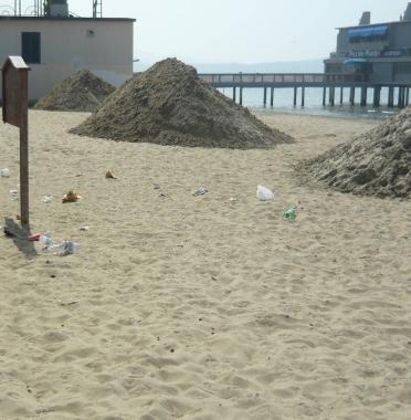 <b>SPORCIZIA </b>sulla spiaggia di Follonica 