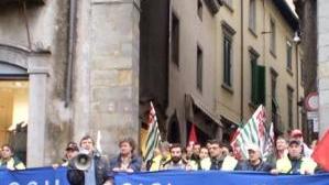 Corteo di lavoratori Severa