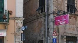 L’ingresso stretto di via Beccheria