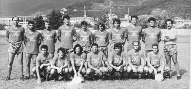 <b>GLI ANNI DORO.</b> La formazione del Bozzano che prese parte al campionato&nbsp;87/88 