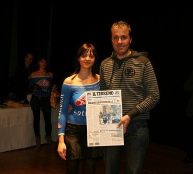 Il diesse della Farnese Vini-Neri, Luca Scinto, premiato dal Tirreno 