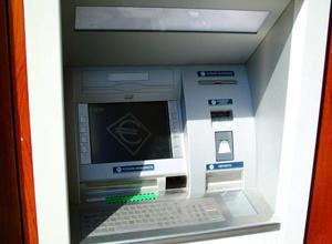 Arrestati i Bonnie e Clyde del bancomat