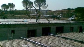 La costruzione del nuovo super scivolo da due milioni
