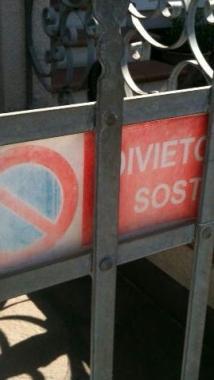 <b>SOSTA. </b>Un cartello di passo carrabile abusivo  