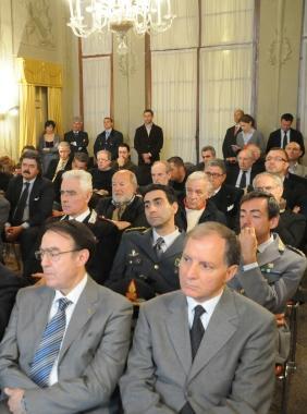 Il pubblico alla conferenza stampa sullintesa 