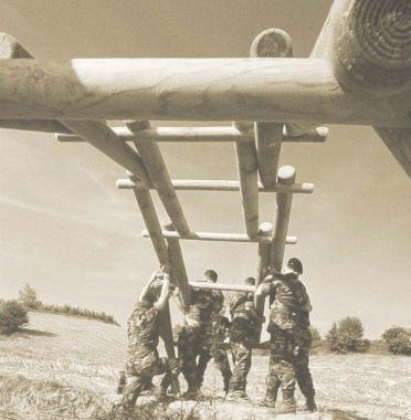 Il montaggio del ponte eseguito dal reggimento genio pontieri dellesercito   
