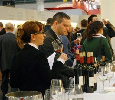 Degustazioni e lo stand della tenuta Poggio Rosso 