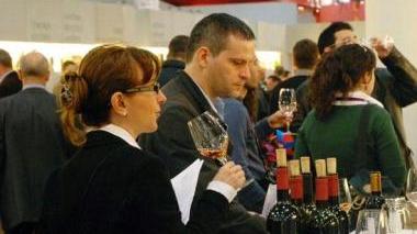 Degustazioni e lo stand della tenuta Poggio Rosso